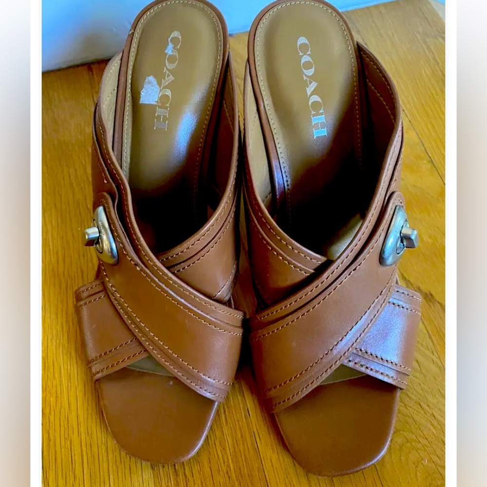 Coach turn lock saddle brown heeled Meggie sandals 9.5